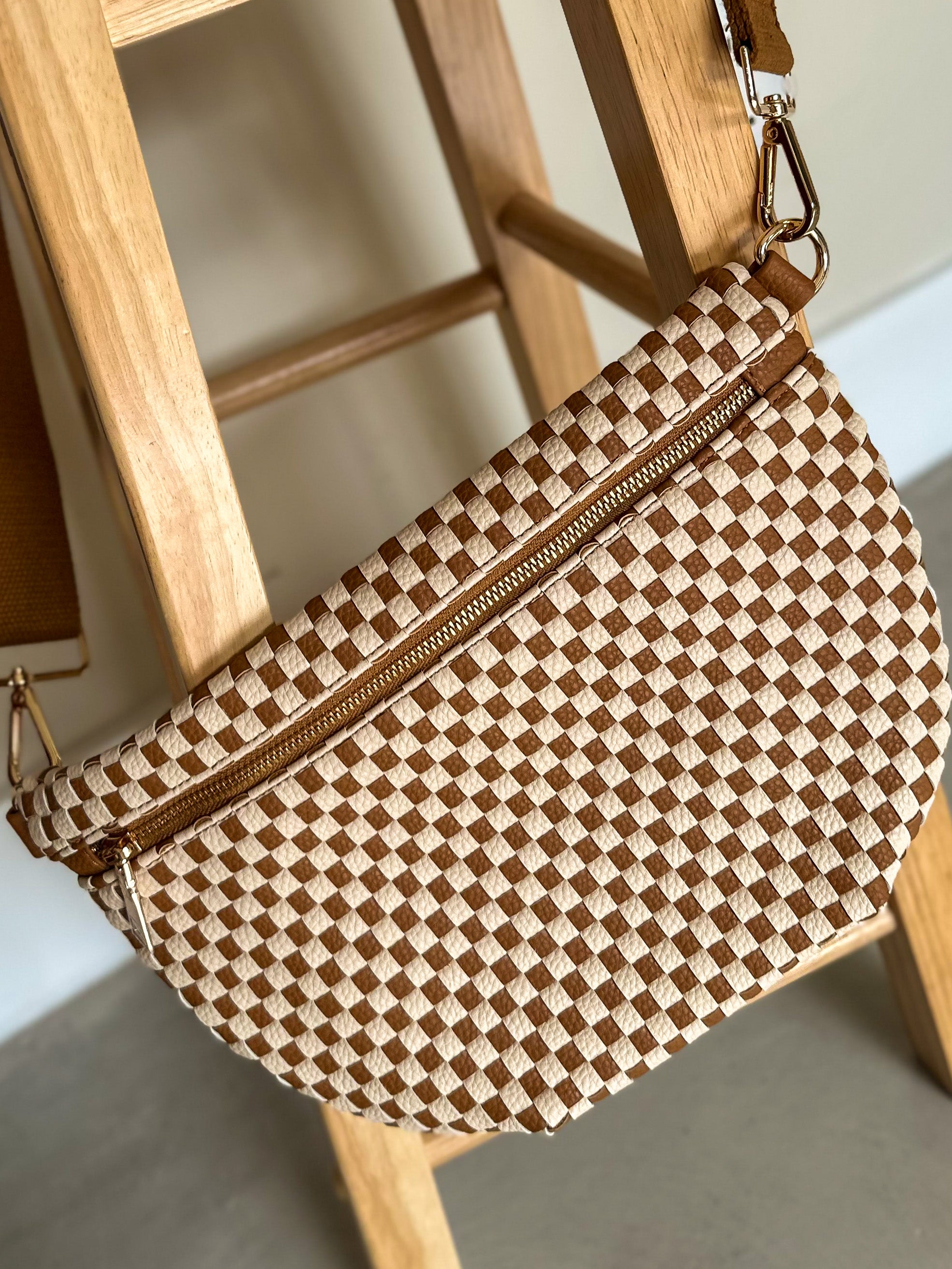 Pretty simple brown checkered woven westlyn bum bag