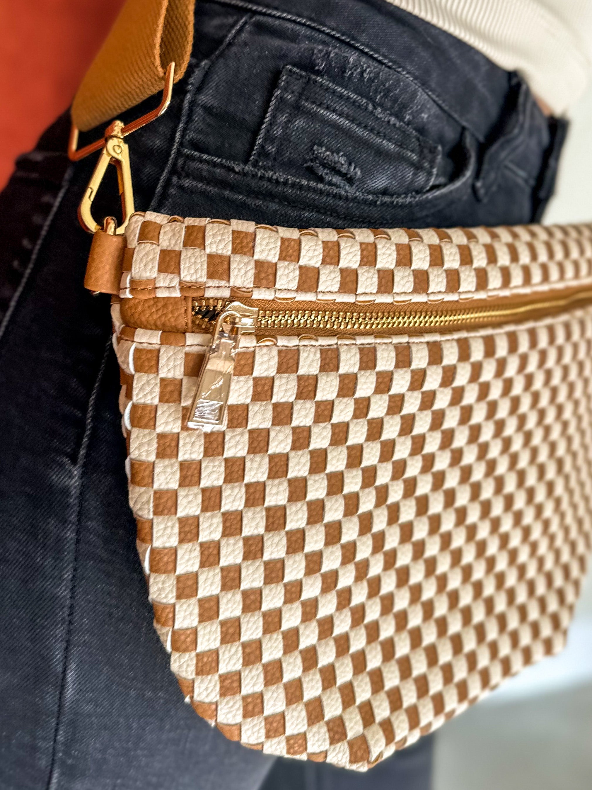 Pretty simple brown checkered woven westlyn bum bag