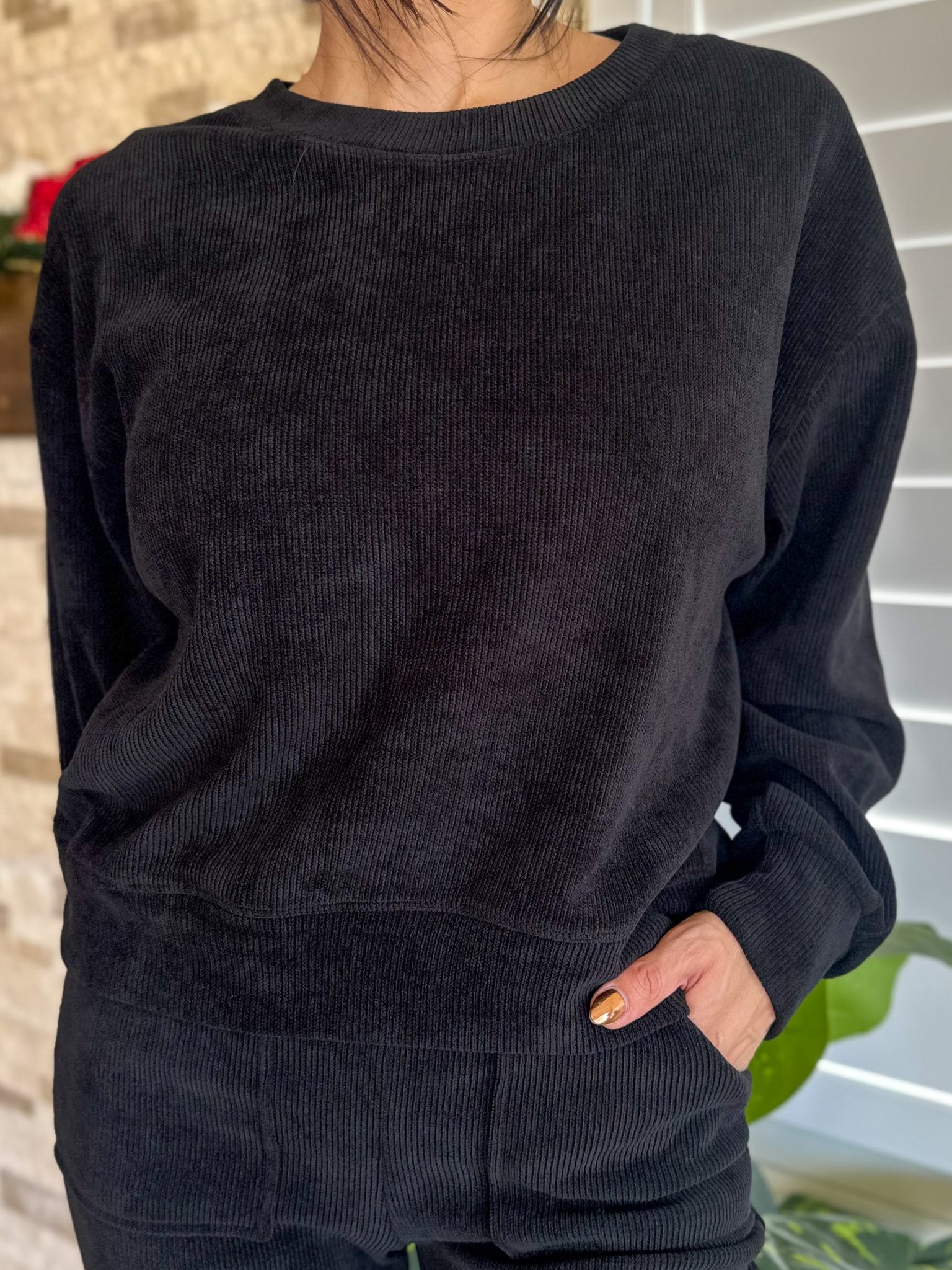 Relaxed Ribbed Pullover - Black
