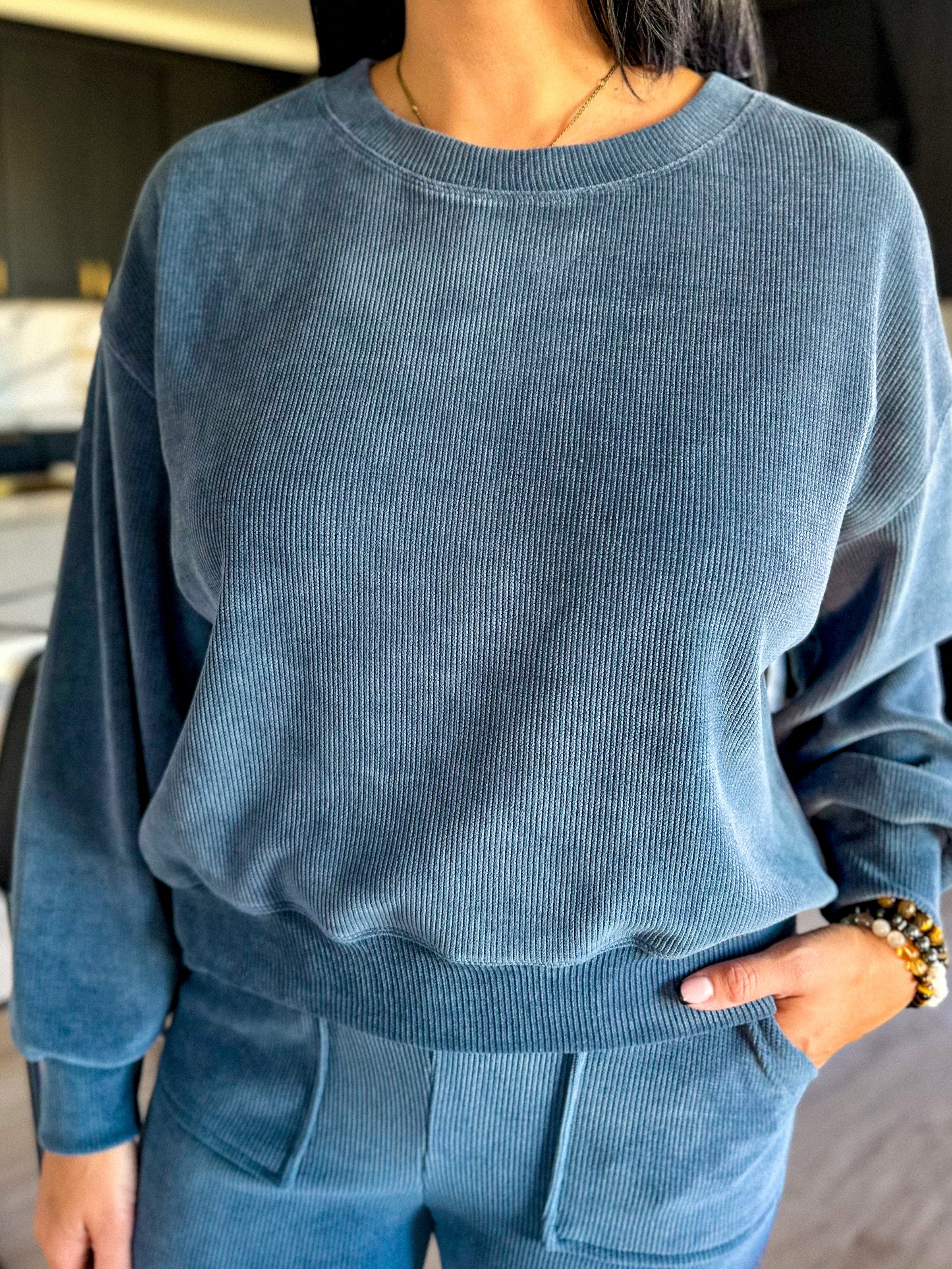women's blue relaxed fit oversized soft ribbed corduroy athleisure crewneck pullover sweatshirt