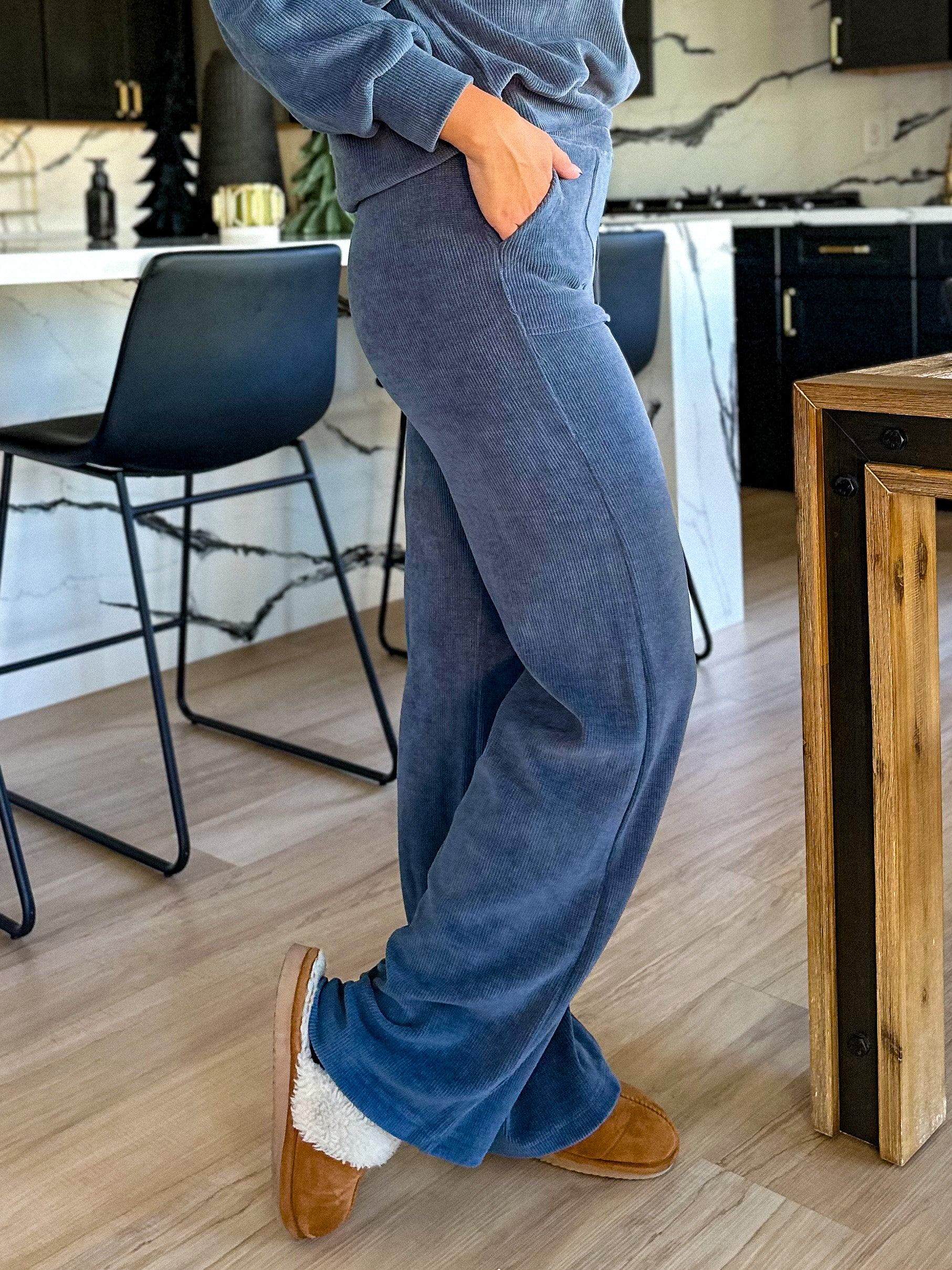 Women's soft and comfortable ribbed corduroy wide leg pants athleisure set 